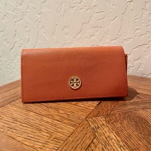 ✨ Tory Burch Saffiano Leather Eyeglass Case